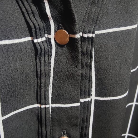 Apt. 9 Sleeveless Button Down Blouse - Picture 3 of 4